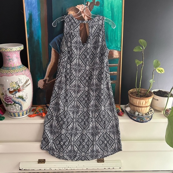 Denver Hayes Boue and White Geometric Backless Dress Small - Picture 8 of 13